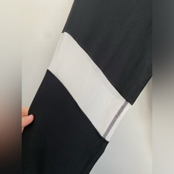 NikePowerVictoryTightFitHighRiseLeggingsBlackWhiteHyperPinkSmall - Picture 2 of 7